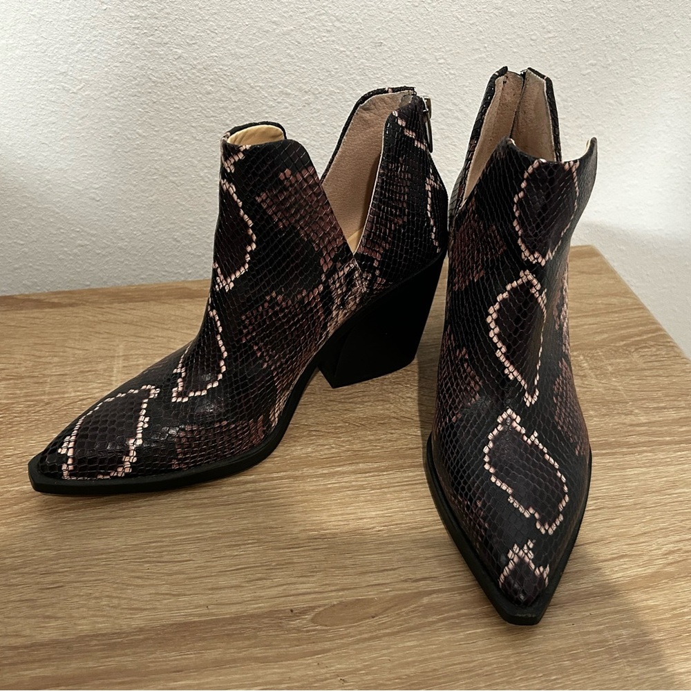 Vince Camuto Purple and Black Snake Print Ankle Boots